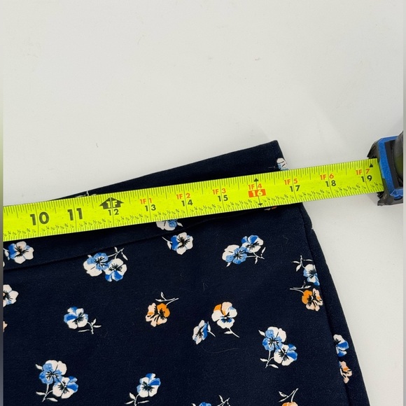 Ann Taylor Factory Navy Floral Pencil Skirt - Picture 4 of 9